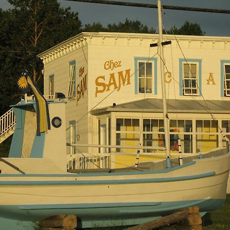 Auberge du Café chez Sam Baie-Sainte-Catherine Exterior foto